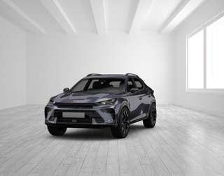 Schräge Frontansicht auf einen CUPRA Formentor , freigestellt