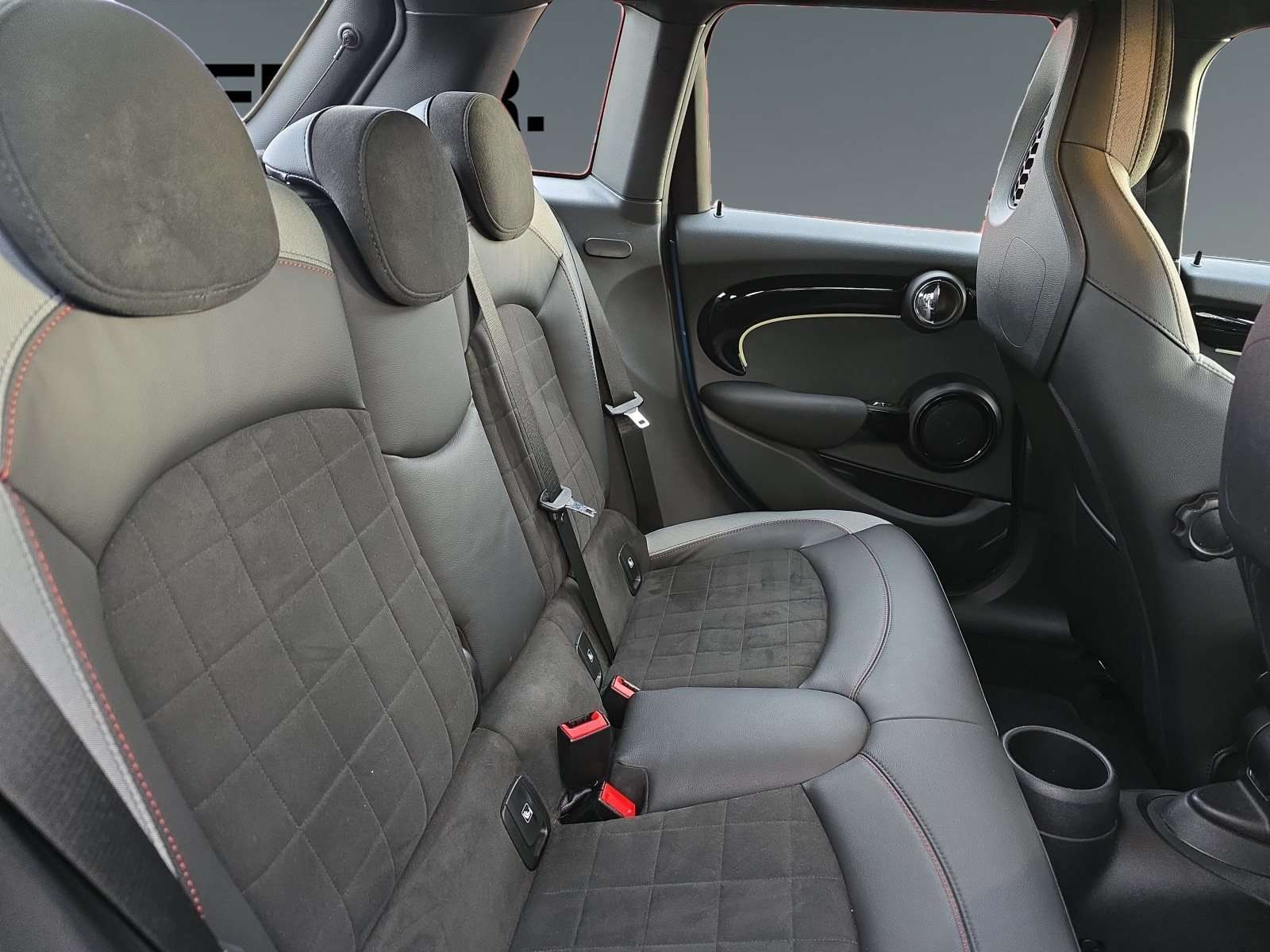 Fahrzeugbild eines MINI COOPER