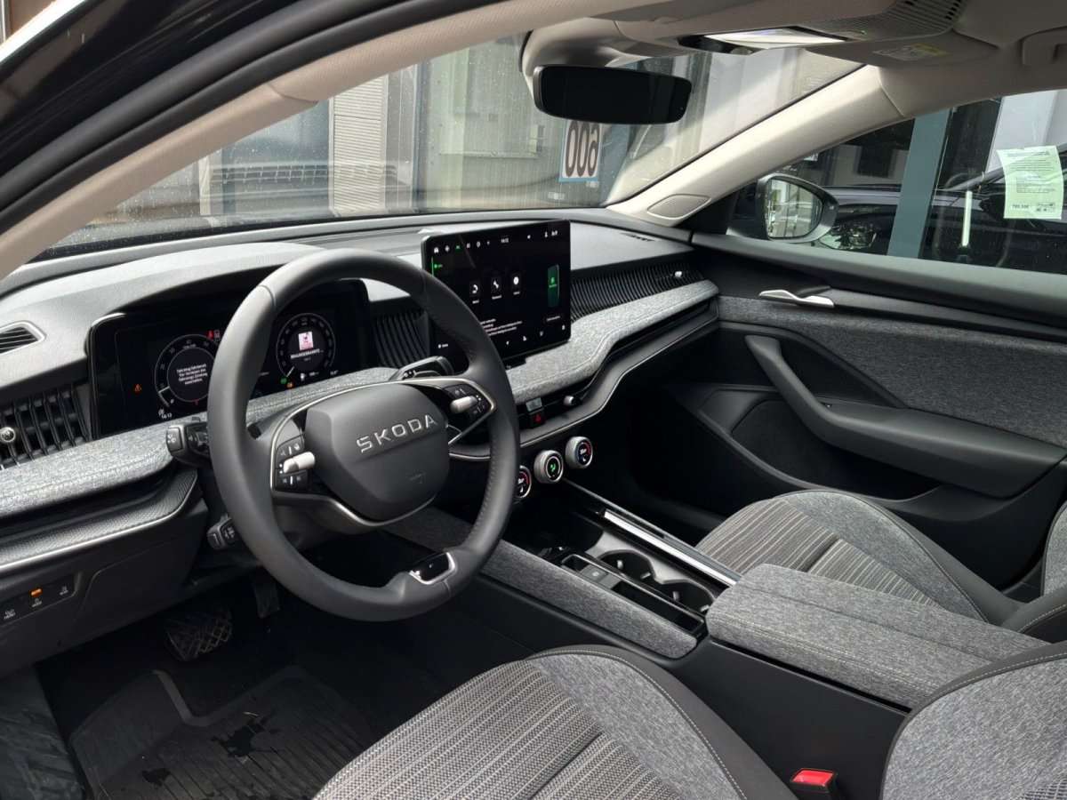 Fahrzeugbild eines Skoda Superb