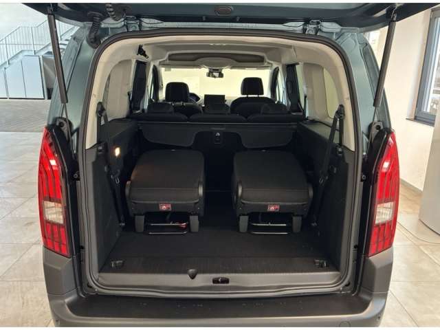 Fahrzeugbild eines Peugeot Rifter