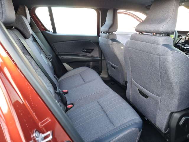 Fahrzeugbild eines Renault 4 E-TECH