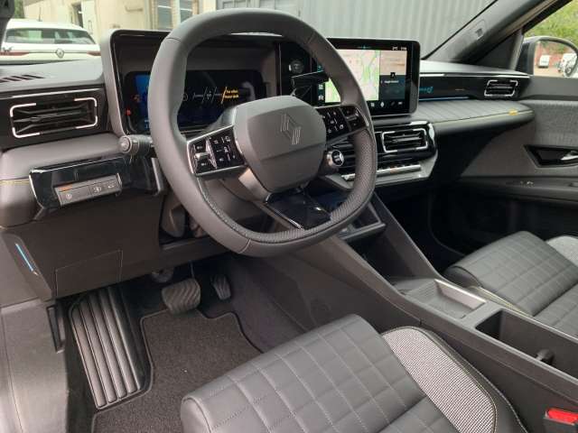 Fahrzeugbild eines Renault 4 E-TECH