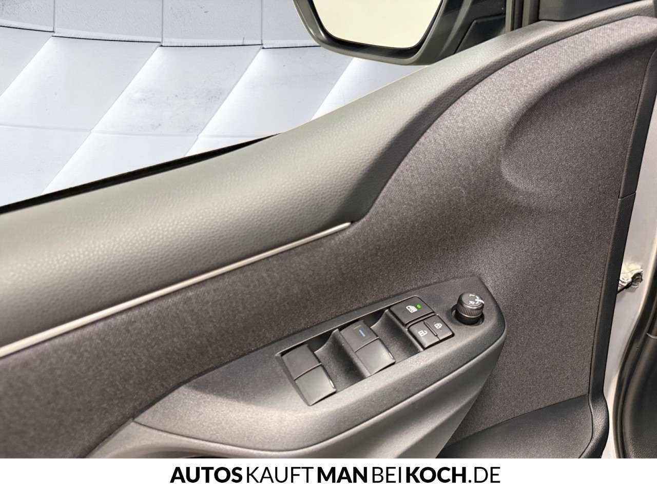 Fahrzeugbild eines Mazda Mazda2 Hybrid