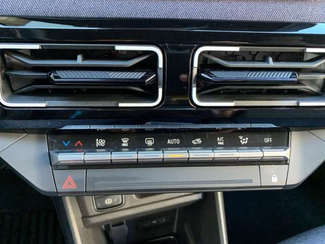 Fahrzeugbild eines Renault 5 E-TECH