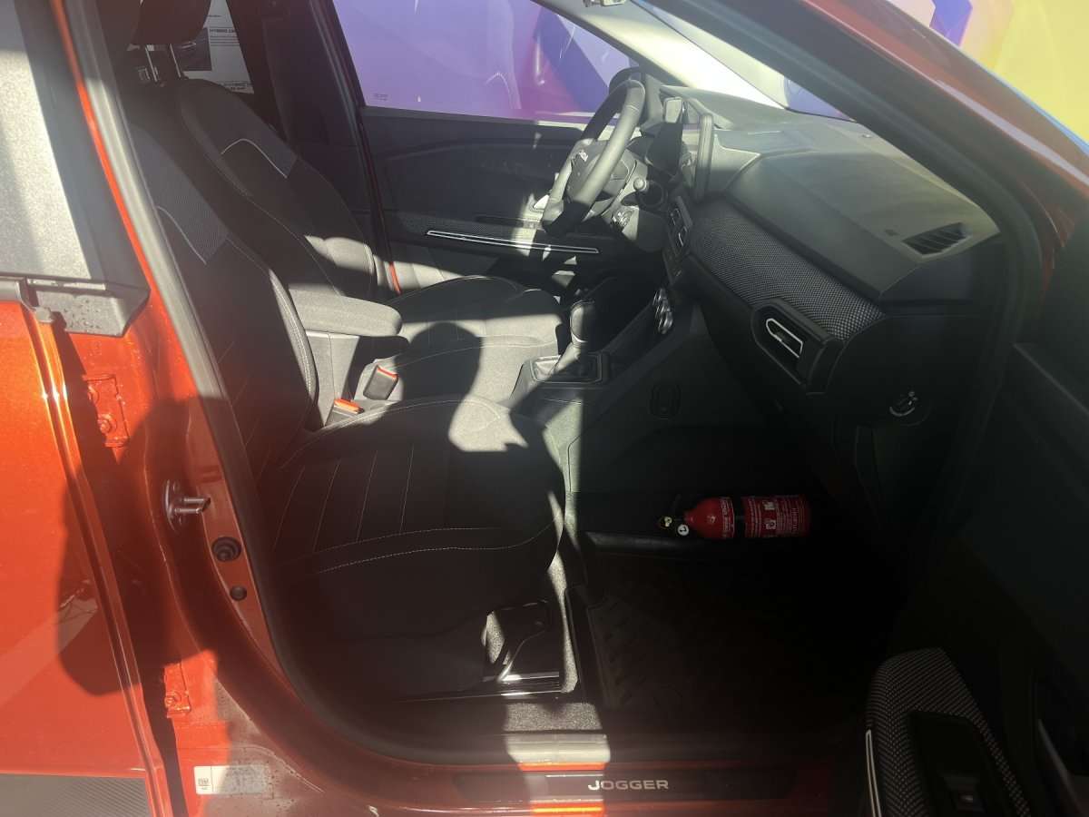 Fahrzeugbild eines Dacia Jogger