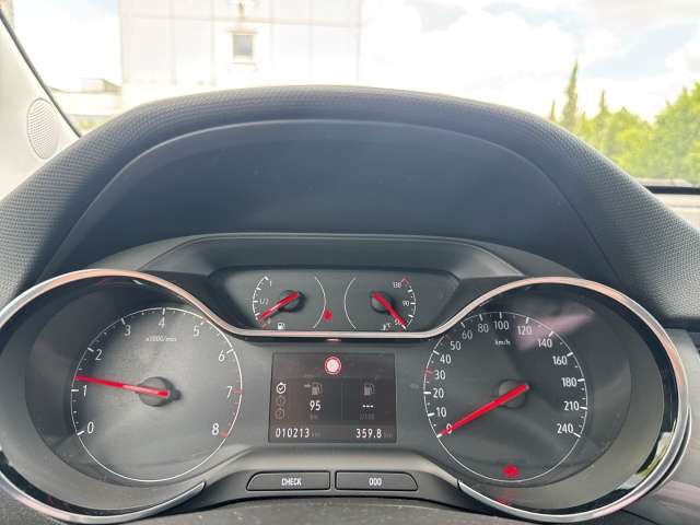 Fahrzeugbild eines Opel Crossland X