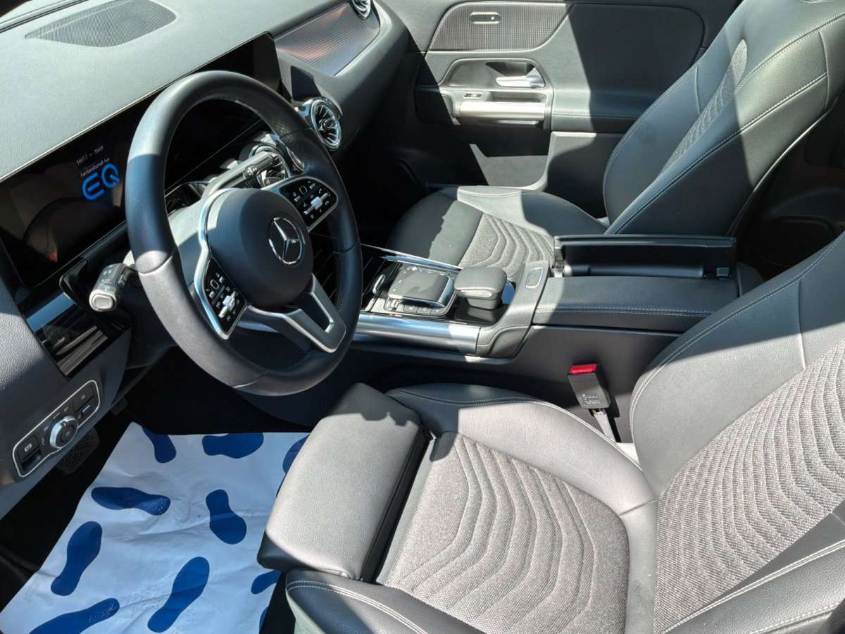 Fahrzeugbild eines Mercedes-Benz EQA