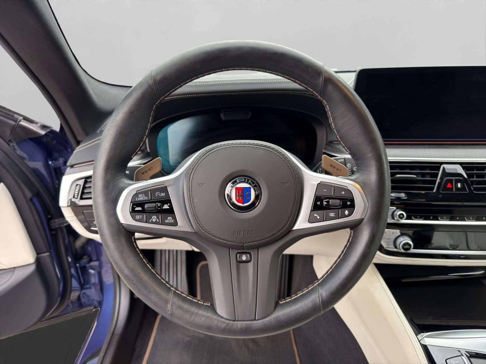 Fahrzeugbild eines Alpina B5