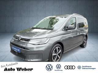 Schräge Frontansicht auf einen Volkswagen Caddy , freigestellt
