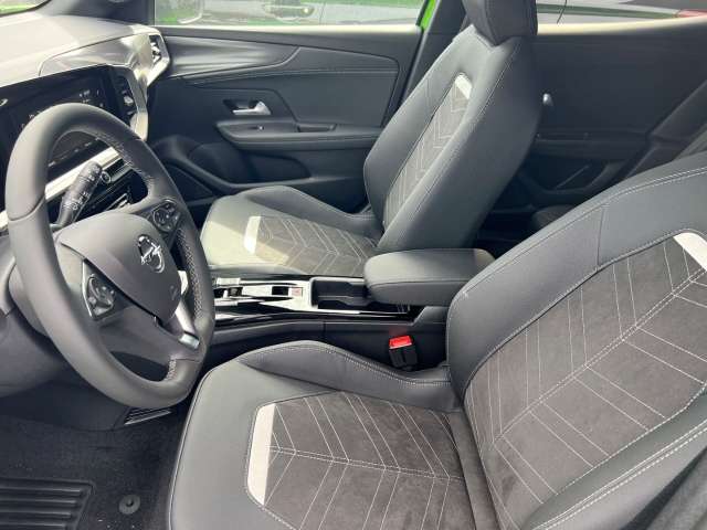 Fahrzeugbild eines Opel Mokka Electric