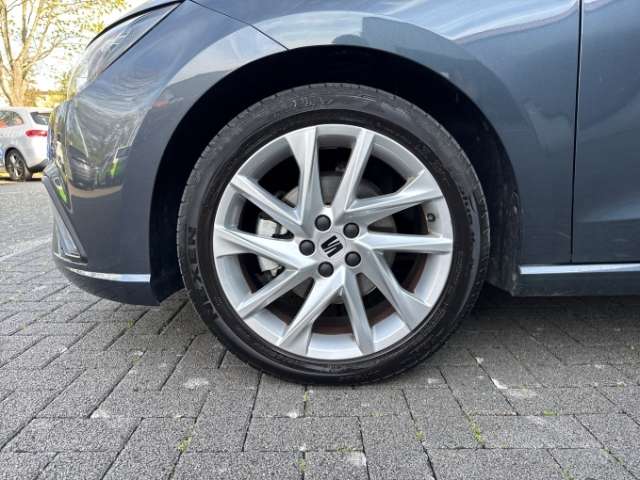 Fahrzeugbild eines SEAT Ibiza