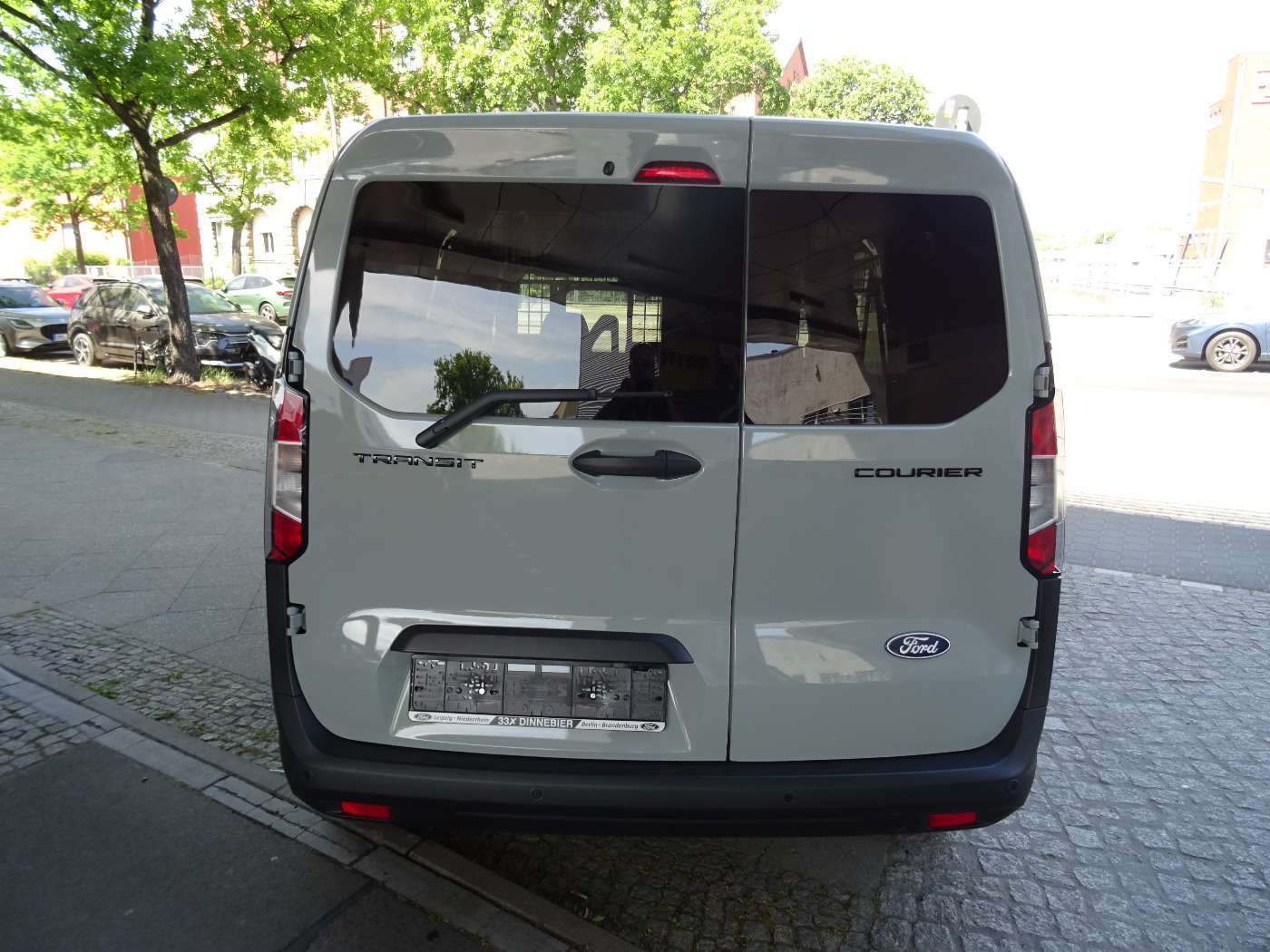 Fahrzeugbild eines Ford Transit Courier