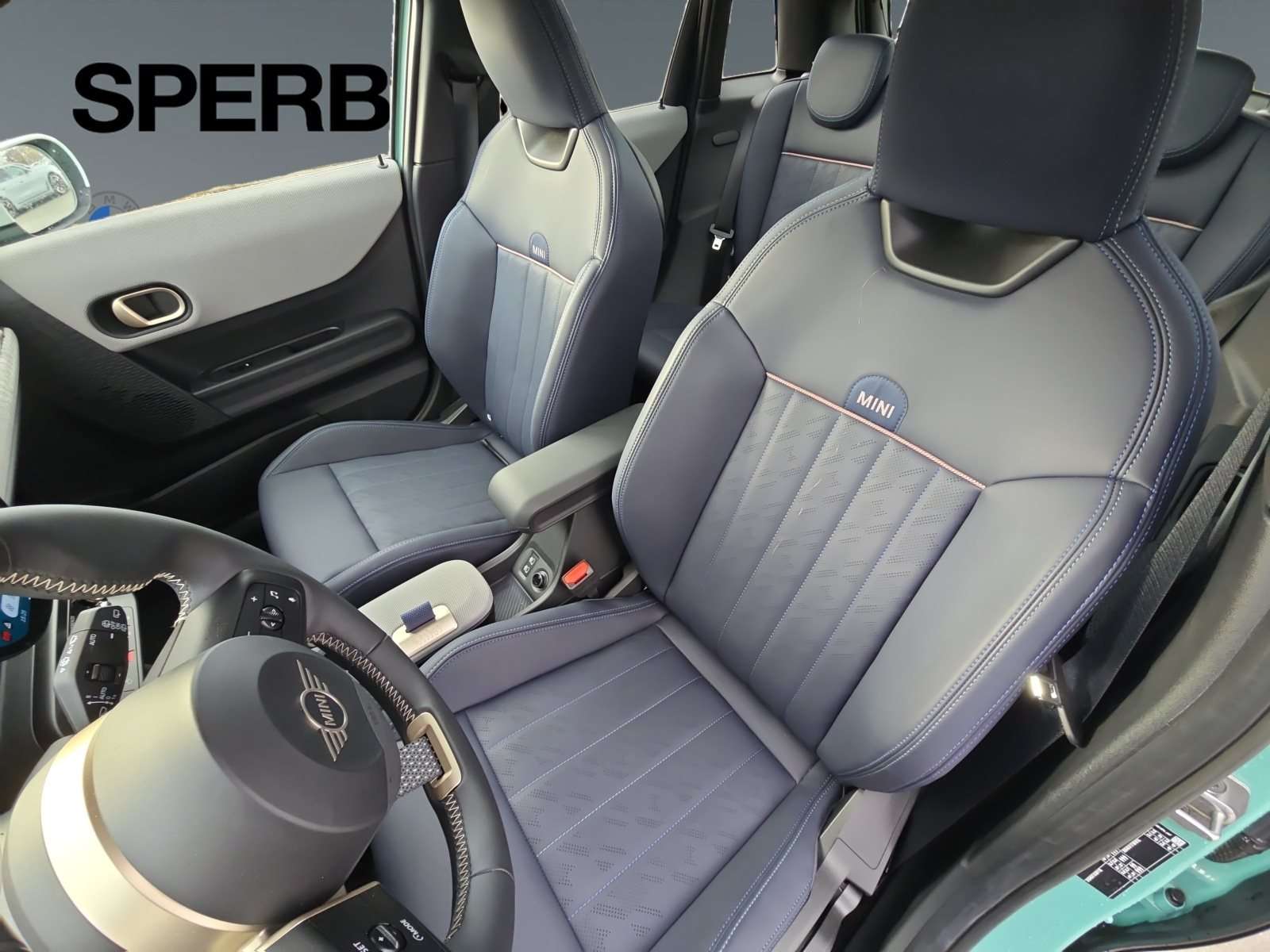 Fahrzeugbild eines MINI COOPER