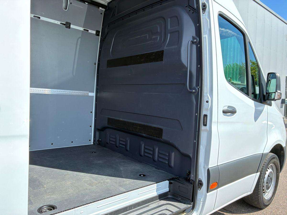 Fahrzeugbild eines Mercedes-Benz Sprinter