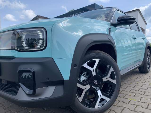 Fahrzeugbild eines Renault 4 E-TECH