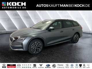 Schräge Frontansicht auf einen Skoda Octavia , freigestellt
