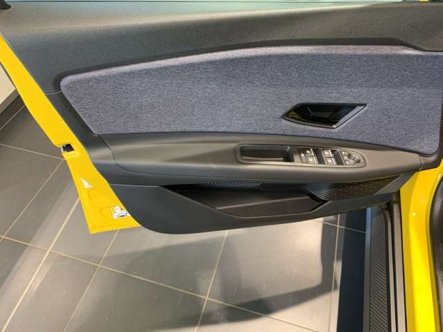 Fahrzeugbild eines Renault 5 E-TECH