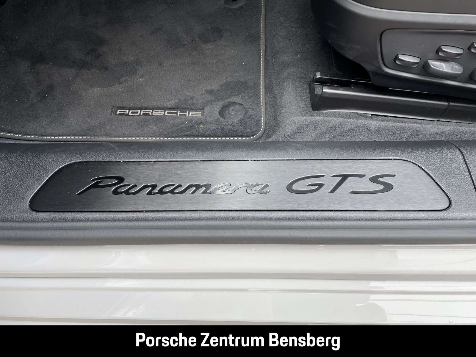 Fahrzeugbild eines Porsche Panamera