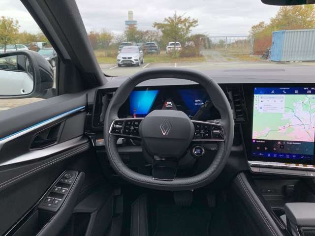 Fahrzeugbild eines Renault Rafale