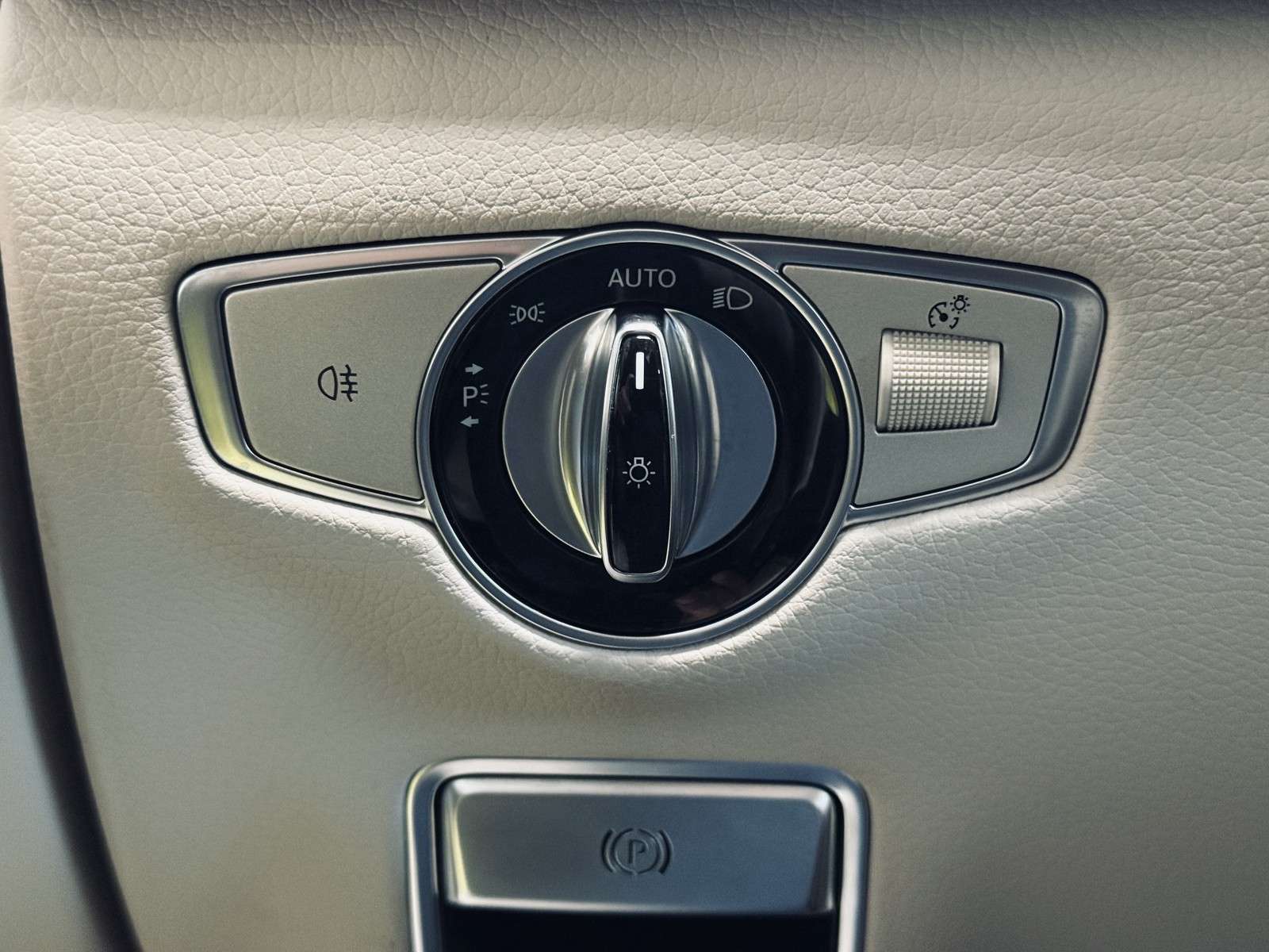Fahrzeugbild eines Mercedes-Benz S-Klasse