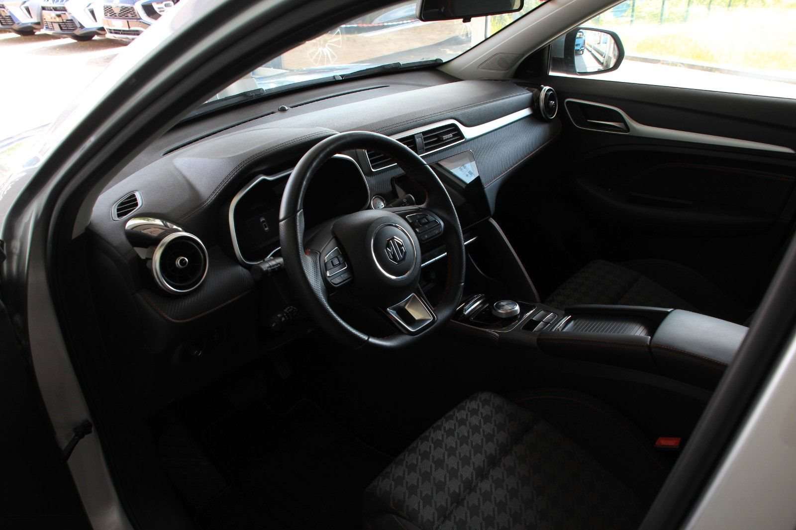 Fahrzeugbild eines MG ZS