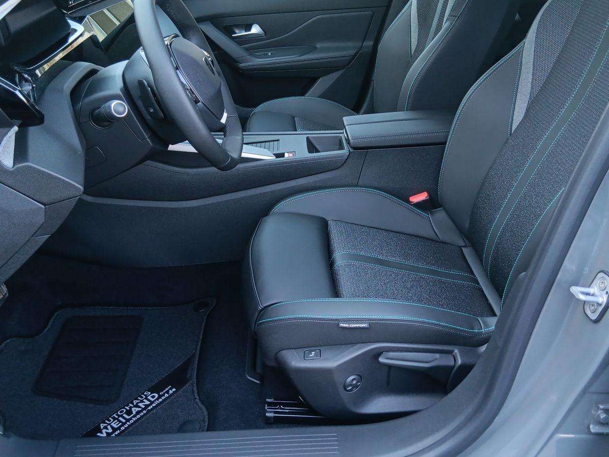 Fahrzeugbild eines Peugeot 408