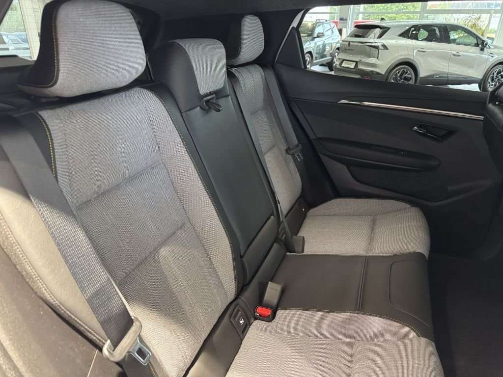 Fahrzeugbild eines Renault Scenic E-TECH