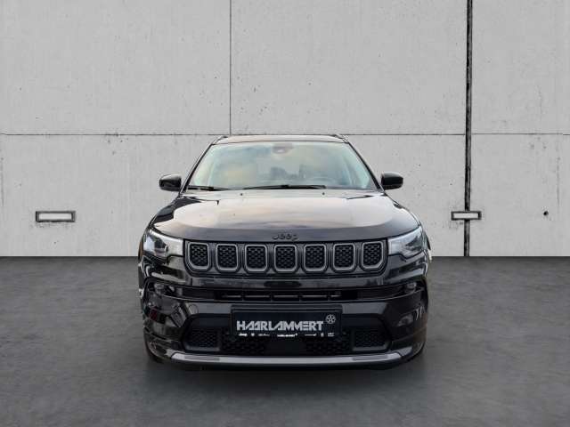 Fahrzeugbild eines Jeep Compass
