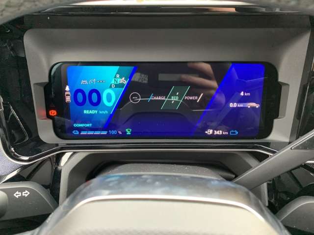 Fahrzeugbild eines Renault 4 E-TECH