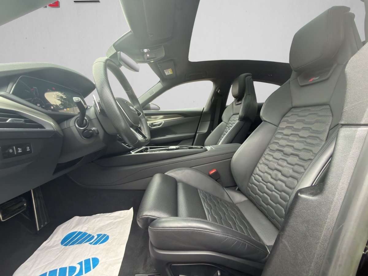 Fahrzeugbild eines Audi e-tron GT