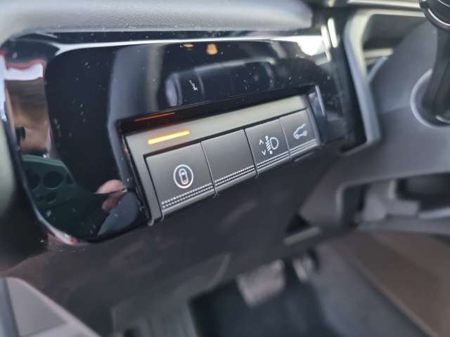 Fahrzeugbild eines Renault 4 E-TECH