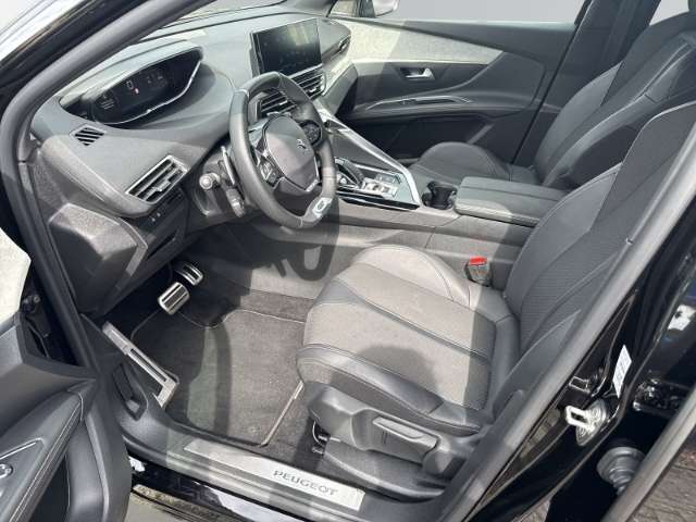 Fahrzeugbild eines Peugeot 5008