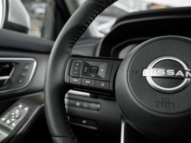 Fahrzeugbild eines Nissan X-TRAIL