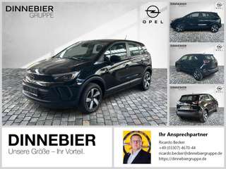 Schräge Frontansicht auf einen Opel Crossland X , freigestellt