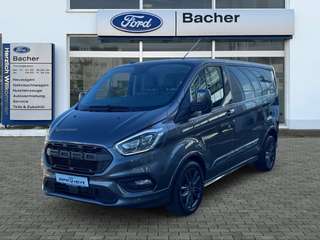 Schräge Frontansicht auf einen Ford Transit Custom , freigestellt