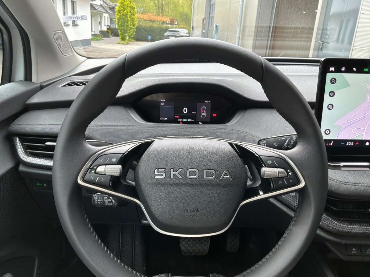 Fahrzeugbild eines Skoda ELROQ