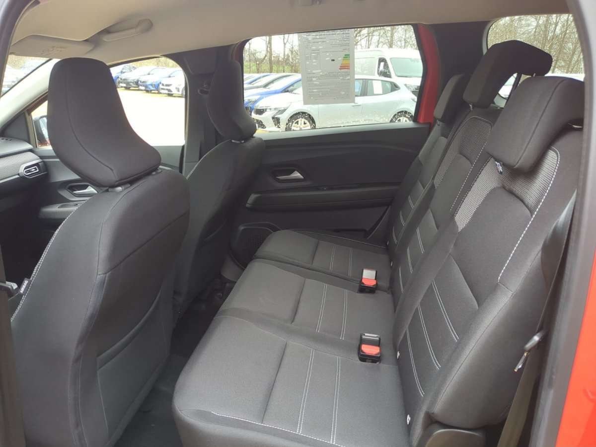 Fahrzeugbild eines Dacia Jogger