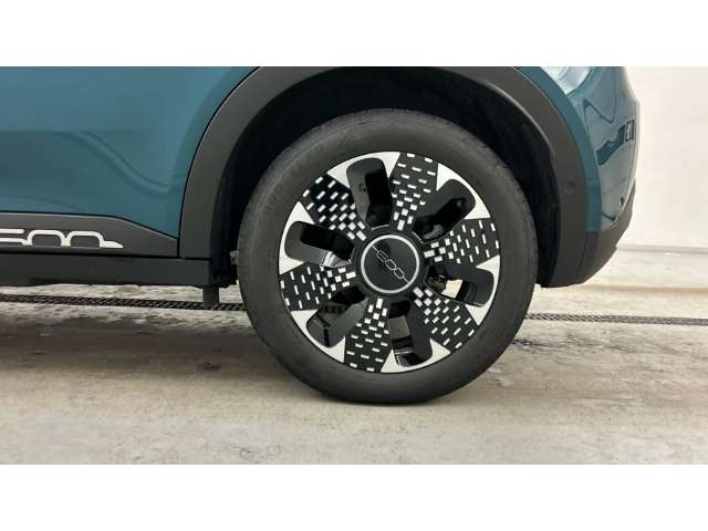 Fahrzeugbild eines Fiat 600 Elektro