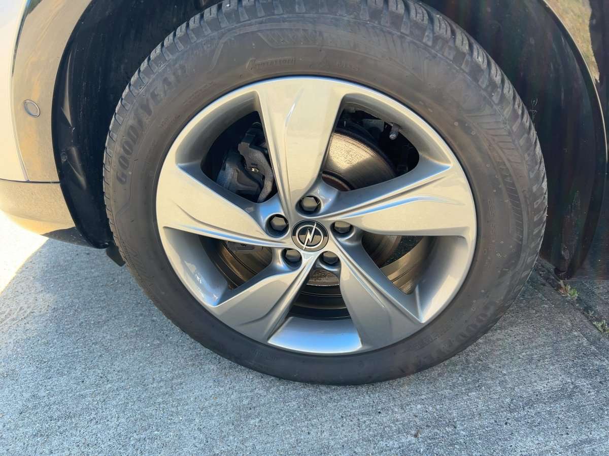 Fahrzeugbild eines Opel Grandland X