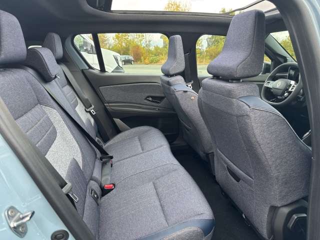 Fahrzeugbild eines Renault 4 E-TECH
