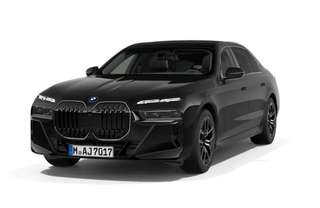 Schräge Frontansicht auf einen BMW 7er-Reihe , freigestellt