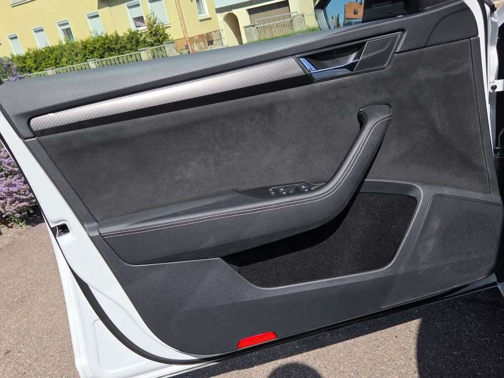 Fahrzeugbild eines Skoda Superb