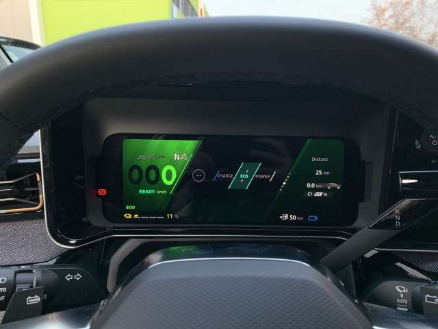 Fahrzeugbild eines Renault 4 E-TECH