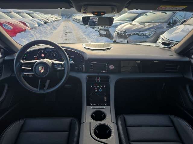 Fahrzeugbild eines Porsche Taycan