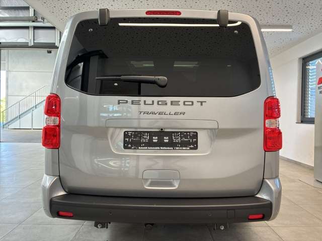 Fahrzeugbild eines Peugeot Traveller