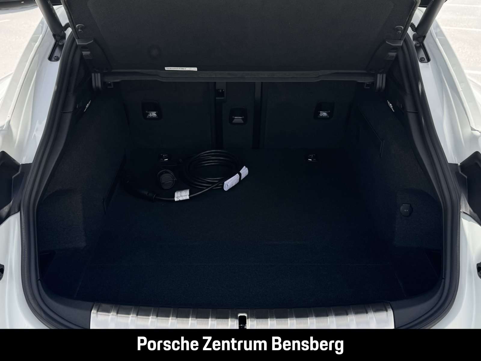 Fahrzeugbild eines Porsche Taycan