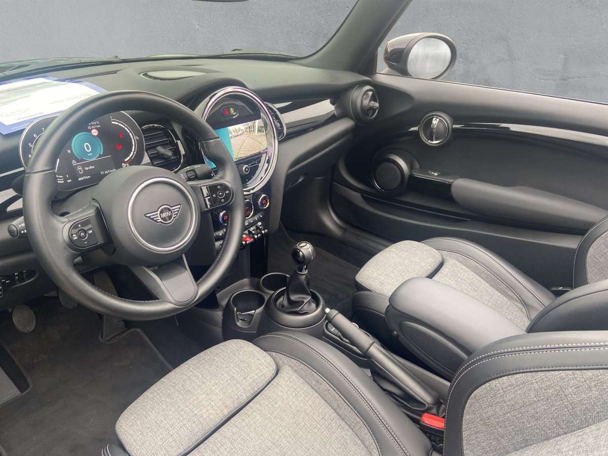 Fahrzeugbild eines MINI COOPER