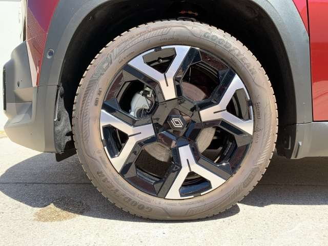 Fahrzeugbild eines Renault 4 E-TECH