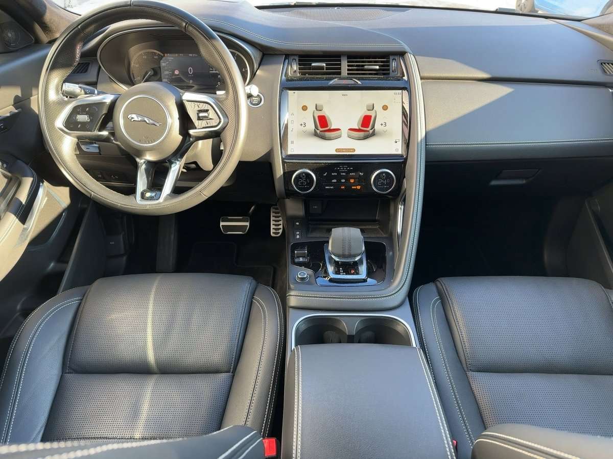 Fahrzeugbild eines Jaguar E-PACE