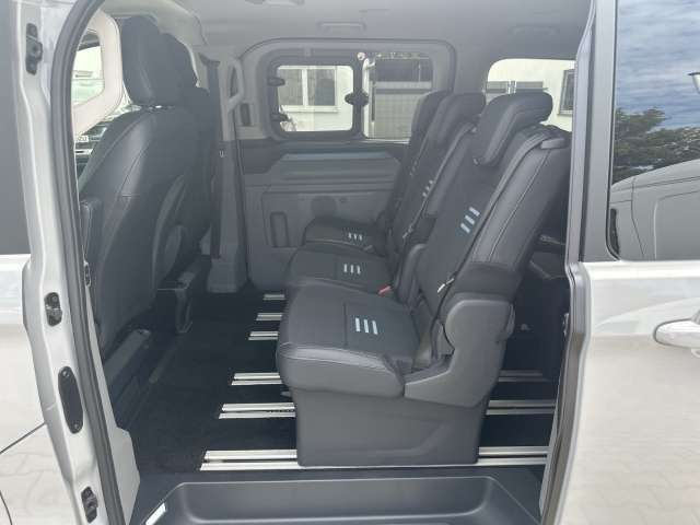 Fahrzeugbild eines Ford Tourneo Custom